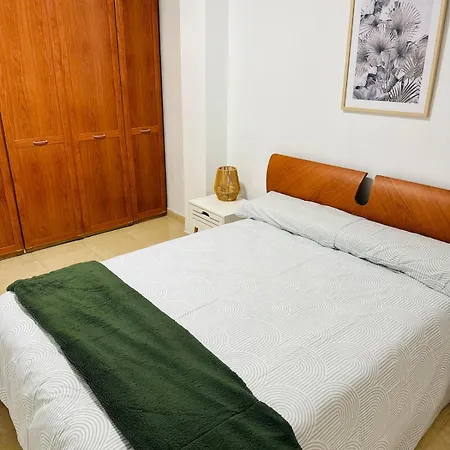 Apartment Comfort And An Ideal Location! *