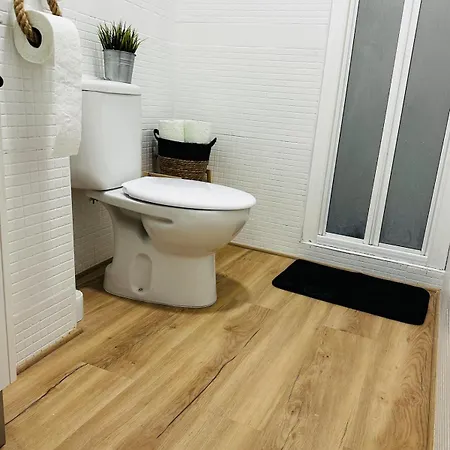 Apartment Comfort And An Ideal Location!